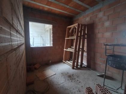 Casa Para Vender com 03 quartos 01 suítes no bairro Tropical em Contagem