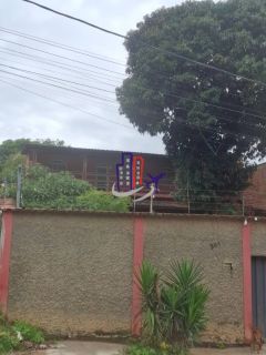 Casa Para Vender com 03 quartos no bairro Tupã em Contagem