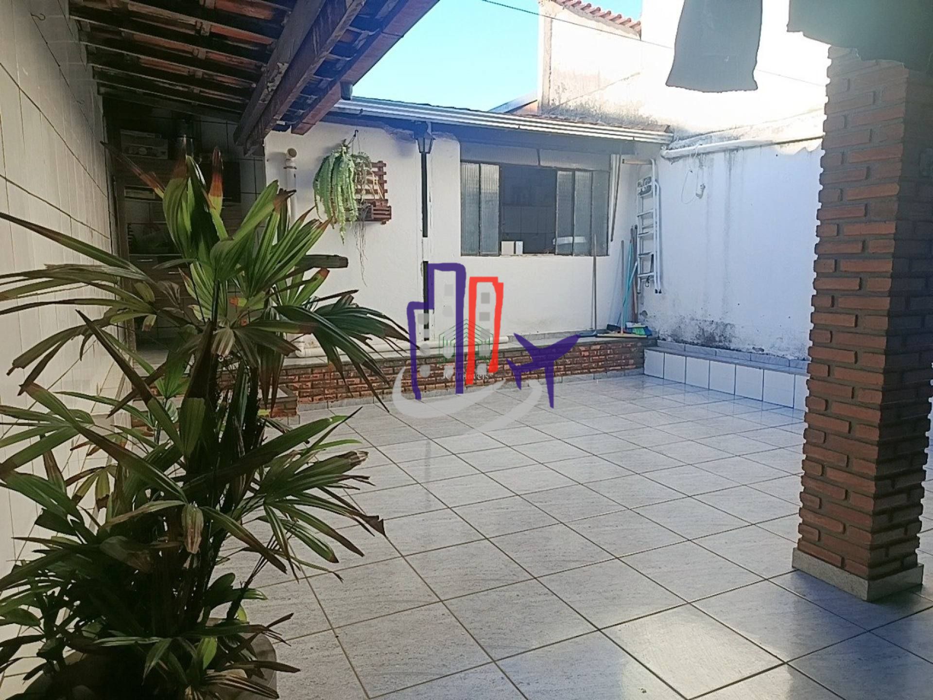 Casa Para Vender com 04 quartos 01 suíte no bairro Glória em Belo Horizonte