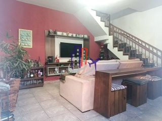 Casa Para Vender com 04 quartos 01 suíte no bairro Glória em Belo Horizonte