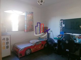 Casa Para Vender com 04 quartos 01 suíte no bairro Glória em Belo Horizonte