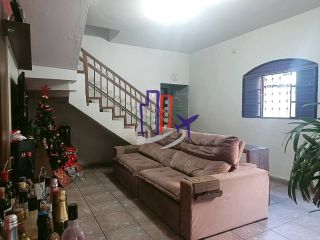 Casa Para Vender com 04 quartos 01 suíte no bairro Glória em Belo Horizonte