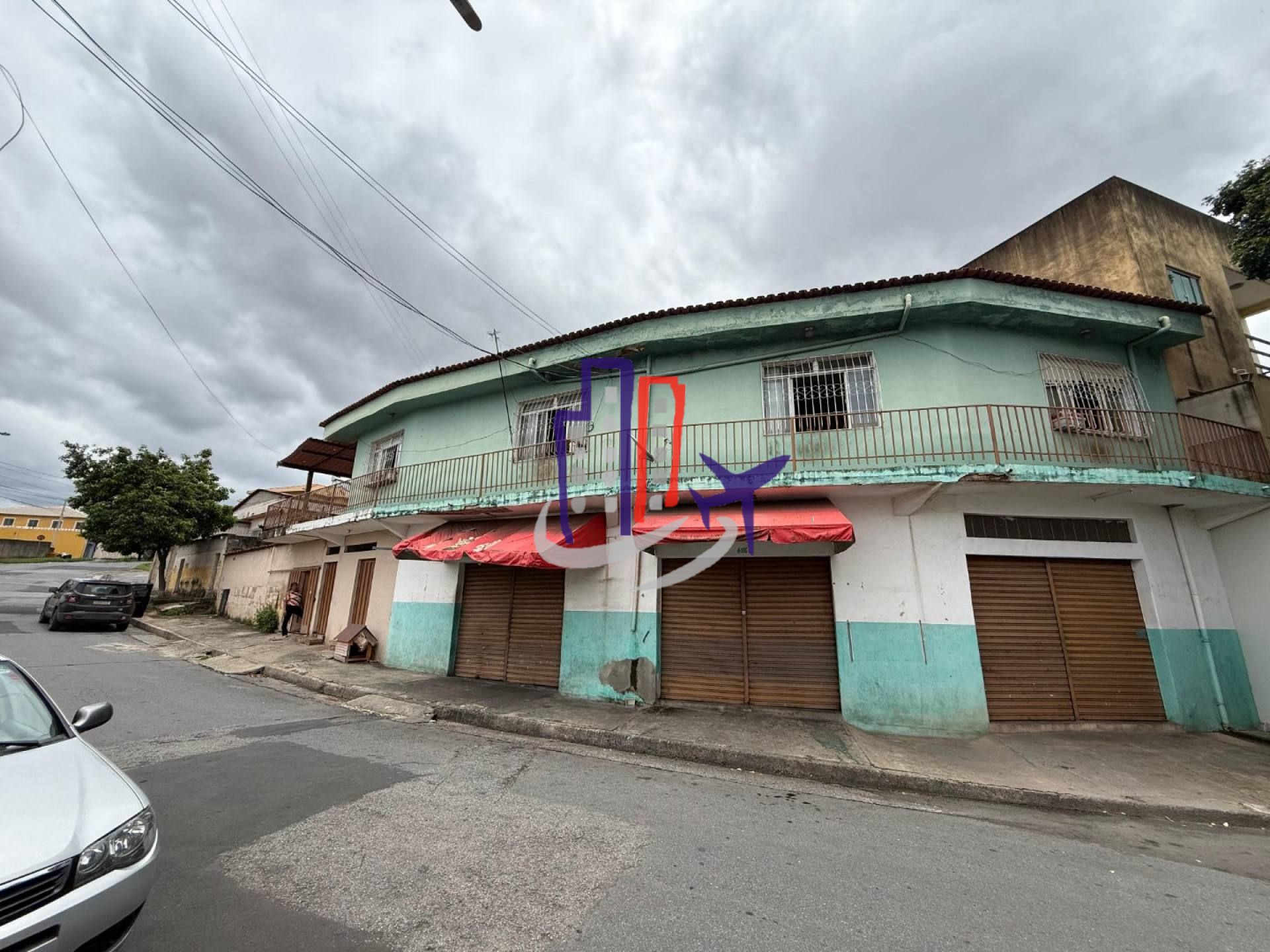 Casa Para Vender com 04 quartos 02 suítes no bairro Jardim Vera Cruz em Contagem