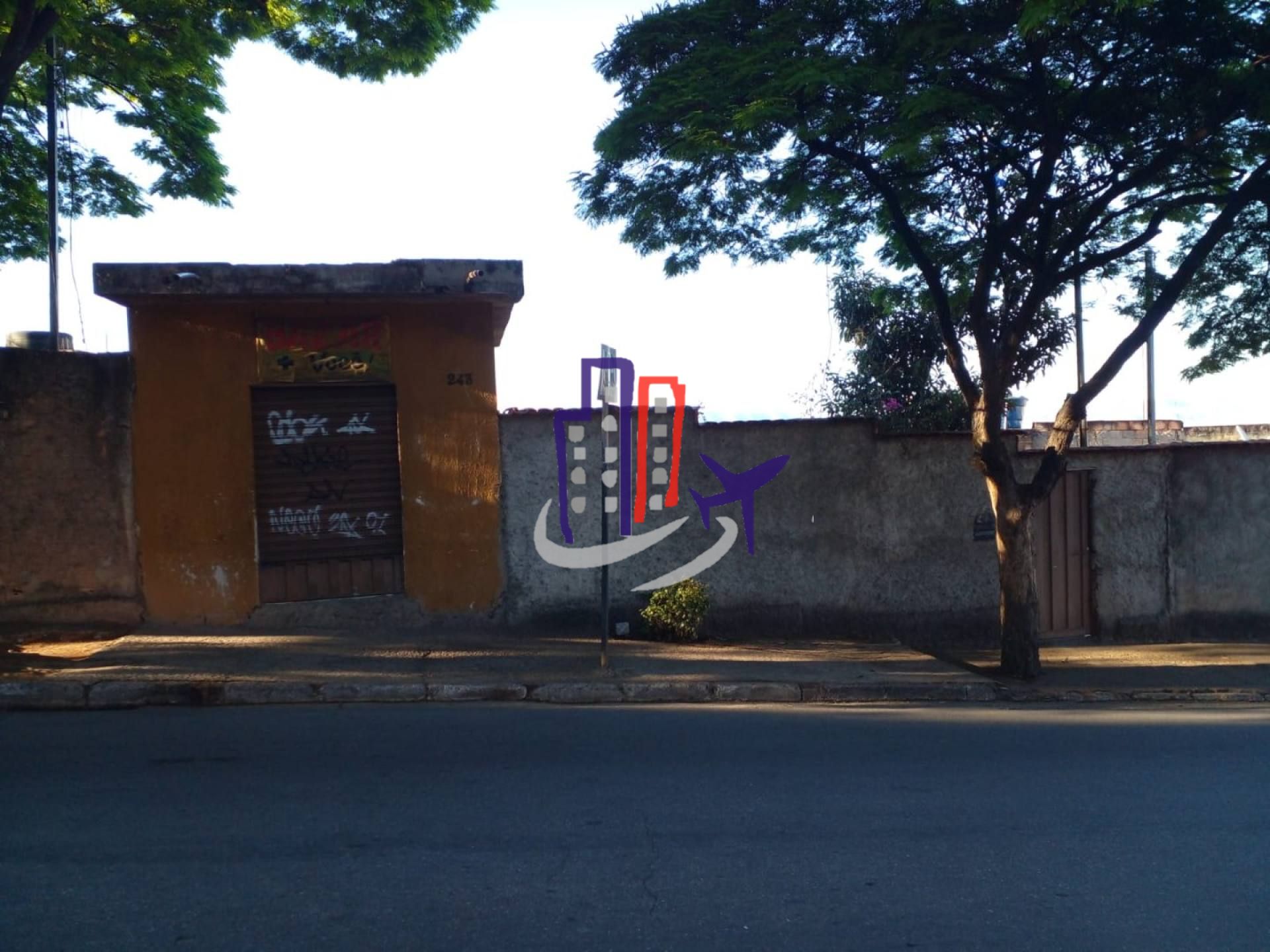 Casa Para Vender com 03 quartos no bairro Palmares em Ibirité