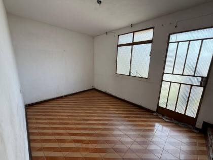 Casa Para Vender com 03 quartos 01 suíte no bairro Barreiro em Belo Horizonte
