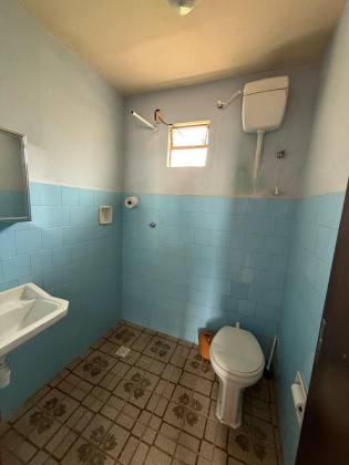 Casa Para Vender com 03 quartos 01 suíte no bairro Barreiro em Belo Horizonte