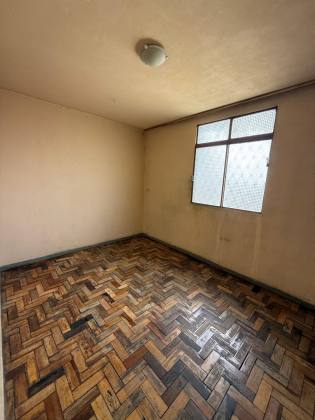 Casa Para Vender com 03 quartos 01 suíte no bairro Barreiro em Belo Horizonte