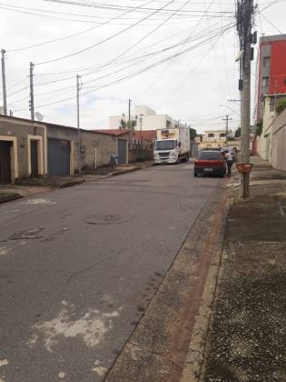 Casa Para Vender com 4 quartos no bairro Jardim Vera Cruz/Riacho em Contagem