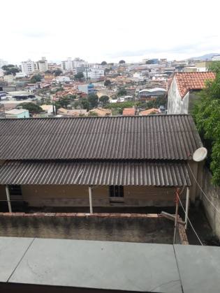 Casa Para Vender com 4 quartos no bairro Jardim Vera Cruz/Riacho em Contagem