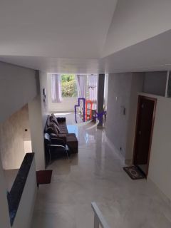 Casa Para Vender com 03 quartos 03 suítes no bairro Tropical em Contagem