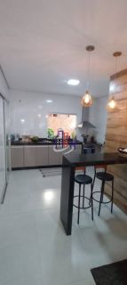 Casa Para Vender com 03 quartos 01 suítes no bairro Tropical em Contagem
