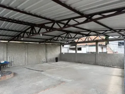 Casa Para Vender com 02 quartos no bairro Estaleiro em Contagem