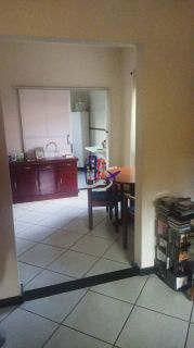 Casa Para Vender com 2 quartos no bairro Glória em Belo Horizonte