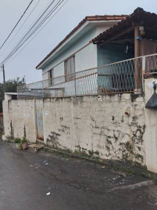 Casa Para Vender com 02 quartos no bairro Brumado em Pitangui