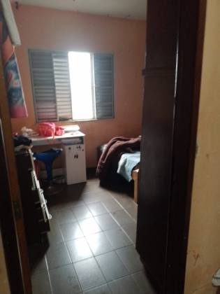 Casa Para Vender com 02 quartos no bairro Brumado em Pitangui