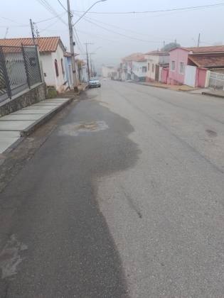 Casa Para Vender com 02 quartos no bairro Brumado em Pitangui