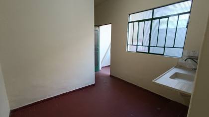 Casa Para Vender com 02 quartos no bairro Araguaia em Belo Horizonte