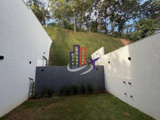 Casa Para Vender com 03 quartos no bairro Guarujá Mansões em Betim