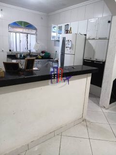 Casa Para Vender com 03 quartos 01 suíte no bairro Tropical em Contagem