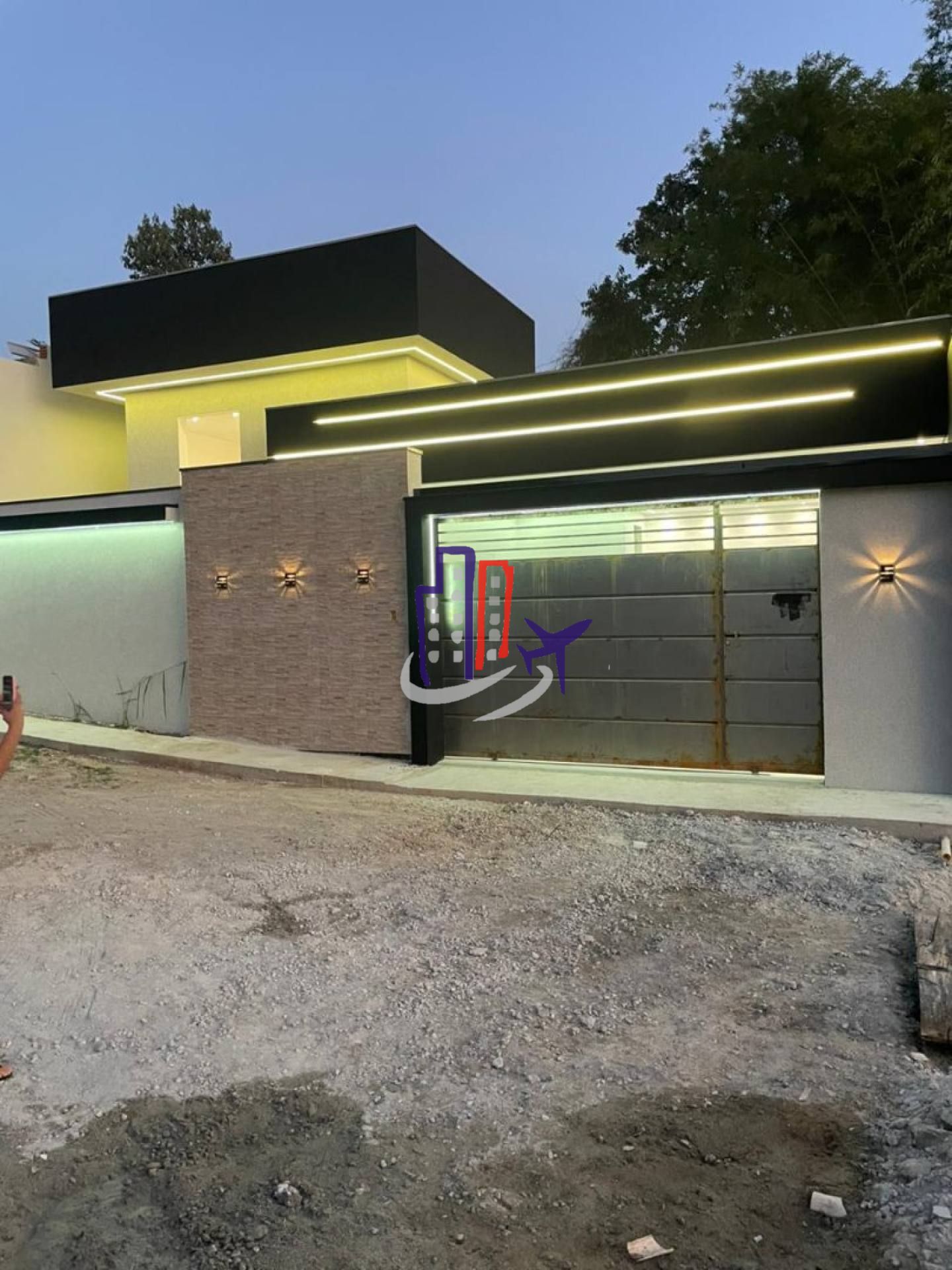 Casa Para Vender com 03 quartos 01 suítes no bairro Tropical em Contagem
