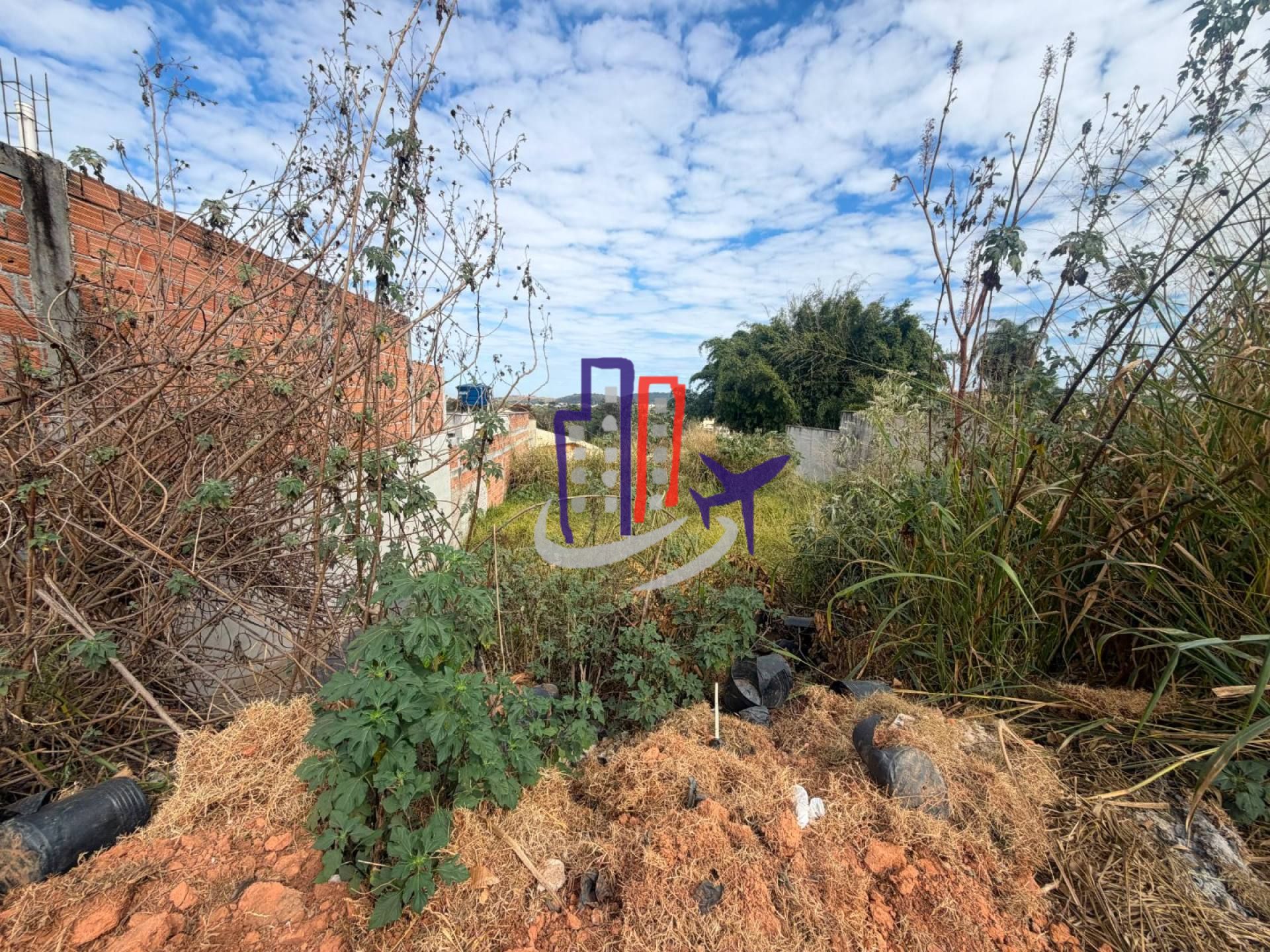 Lote / Terreno de Bairro Para Vender no bairro Tropical em Contagem