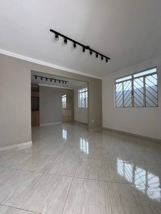 Casa Para Vender com 04 quartos 041 suítes no bairro Itacolomi em Betim