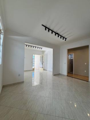 Casa Para Vender com 04 quartos 041 suítes no bairro Itacolomi em Betim