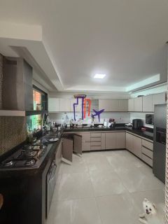 Casa Para Vender com 03 quartos 01 suítes no bairro Tropical em Contagem