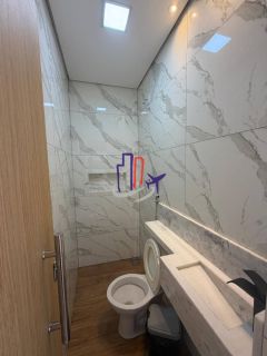Casa Para Vender com 03 quartos 01 suítes no bairro Tropical em Contagem