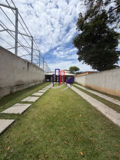 Casa Para Vender com 03 quartos 01 suítes no bairro Tropical em Contagem