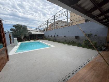 Casa Para Vender com 03 quartos 01 suítes no bairro Tropical em Contagem