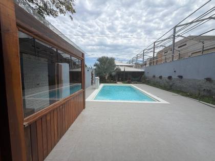 Casa Para Vender com 03 quartos 01 suítes no bairro Tropical em Contagem
