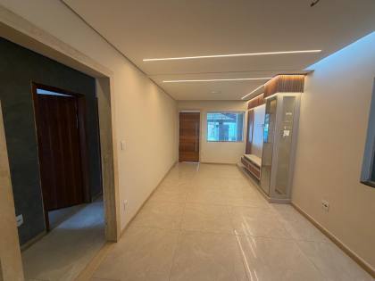 Casa Para Vender com 03 quartos 01 suítes no bairro Tropical em Contagem