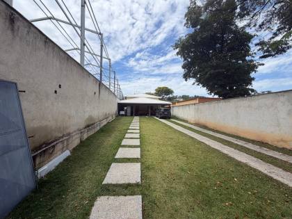 Casa Para Vender com 03 quartos 01 suítes no bairro Tropical em Contagem