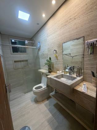 Casa Para Vender com 03 quartos 01 suítes no bairro Tropical em Contagem