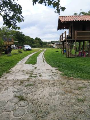 Sítio Para Vender com 03 quartos 02 suítes no bairro Tupã em Contagem