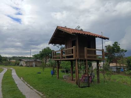 Sítio Para Vender com 03 quartos 02 suítes no bairro Tupã em Contagem