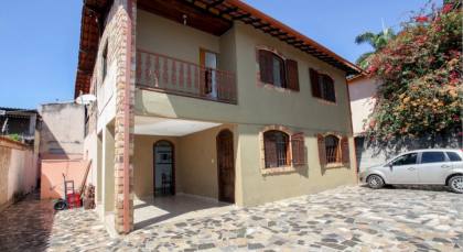 Casa Para Vender com 04 quartos 02 suítes no bairro Camilo Alves em Contagem