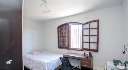 Casa Para Vender com 04 quartos 02 suítes no bairro Camilo Alves em Contagem