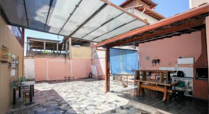 Casa Para Vender com 04 quartos 02 suítes no bairro Camilo Alves em Contagem