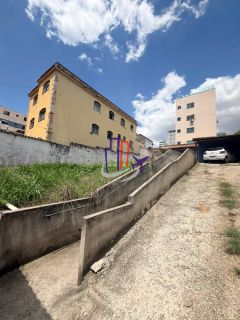 Casa Para Vender com 02 quartos no bairro Europa em Contagem