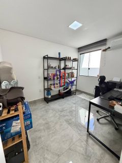 Casa Para Vender com 3 quartos 1 suítes no bairro Xangri-lá em Contagem