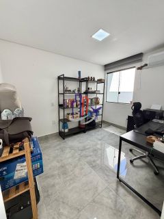 Casa Para Vender com 3 quartos 1 suítes no bairro Xangri-lá em Contagem