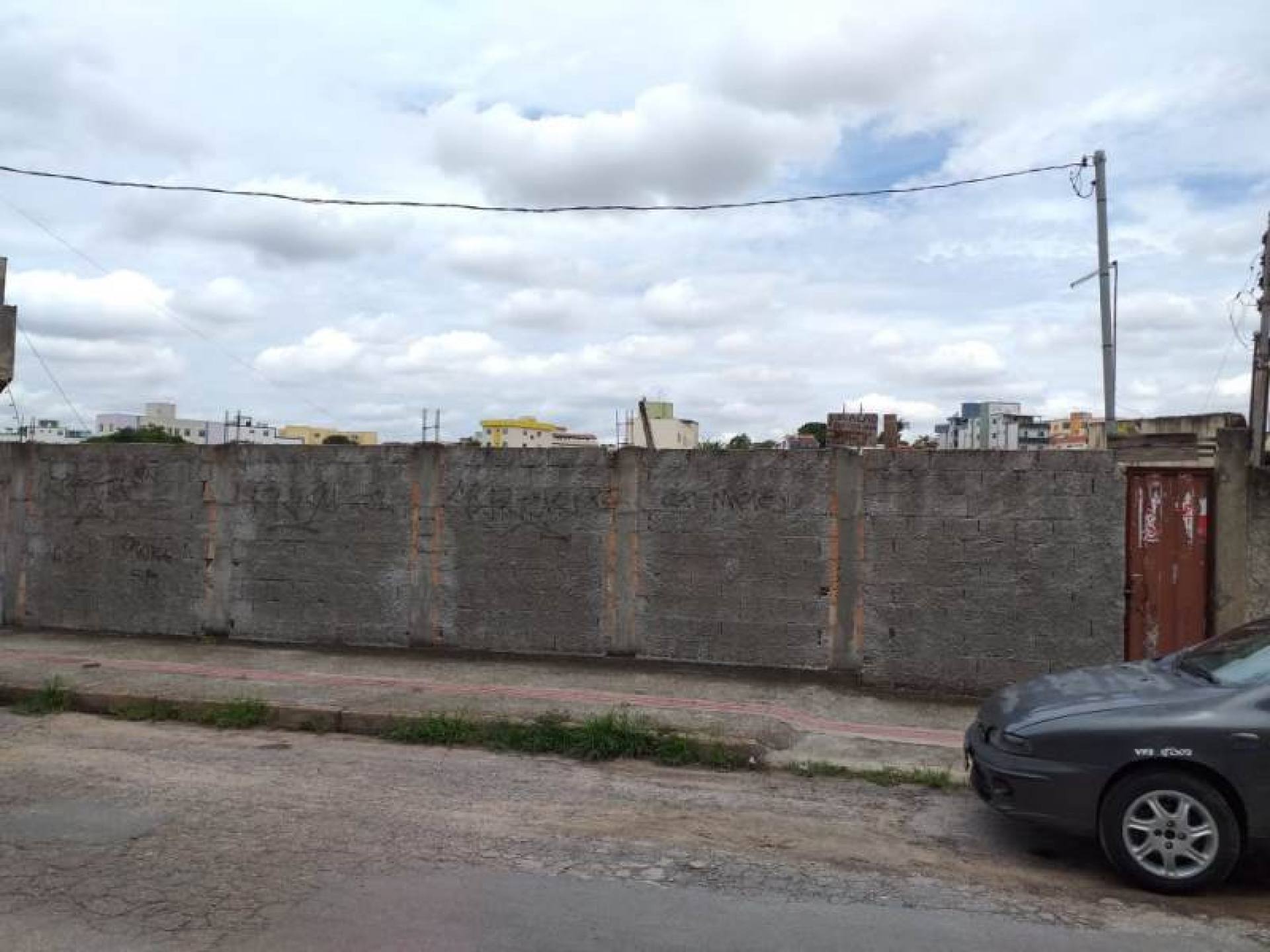 Lote / Terreno Comercial Para Vender no bairro Novo Eldorado em Contagem