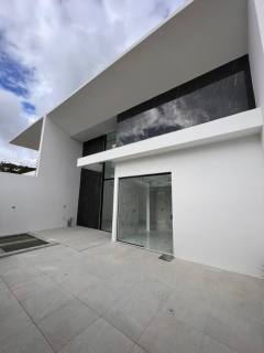 Excelente casa á venda na Av Asa Branca - Luiz Gonzaga - Caruaru-PE