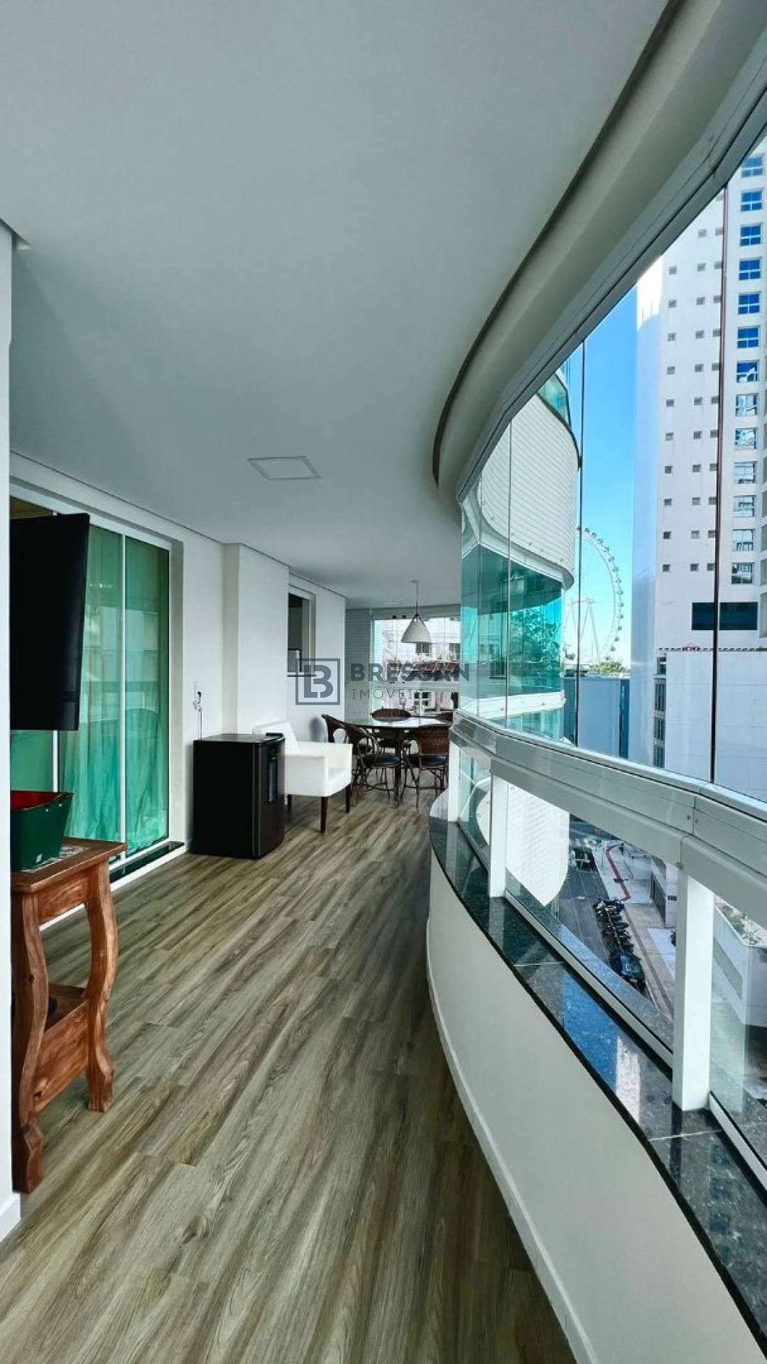 APARTAMENTO MOBILIADO EM BALNEÁRIO CAMBORIÚ