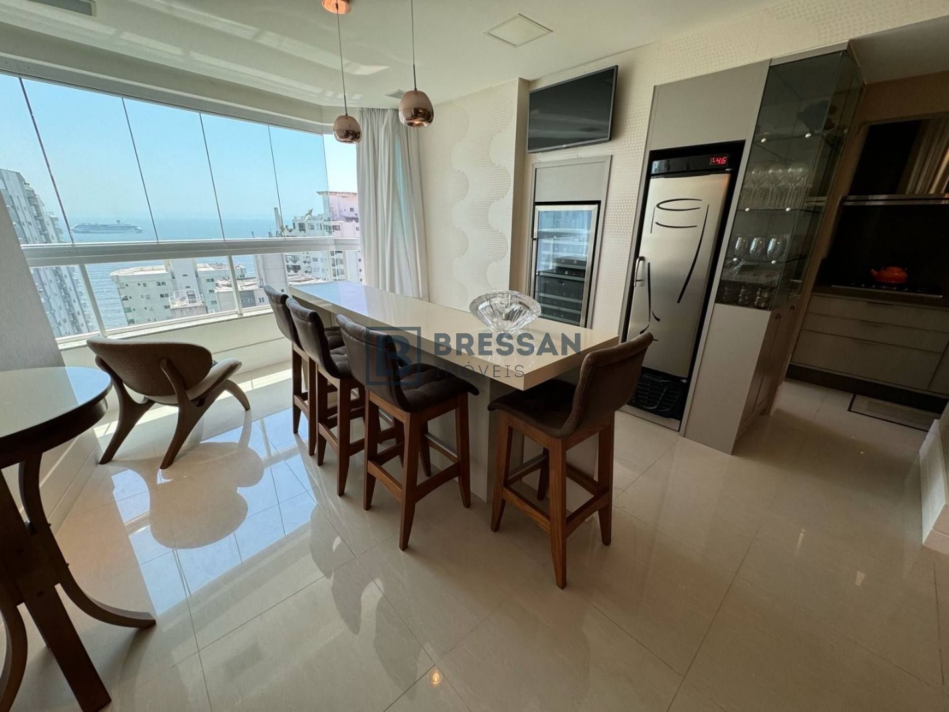 APARTAMENTO MOBILIADO QUADRA MAR EM BALNEÁRIO CAMBORIÚ