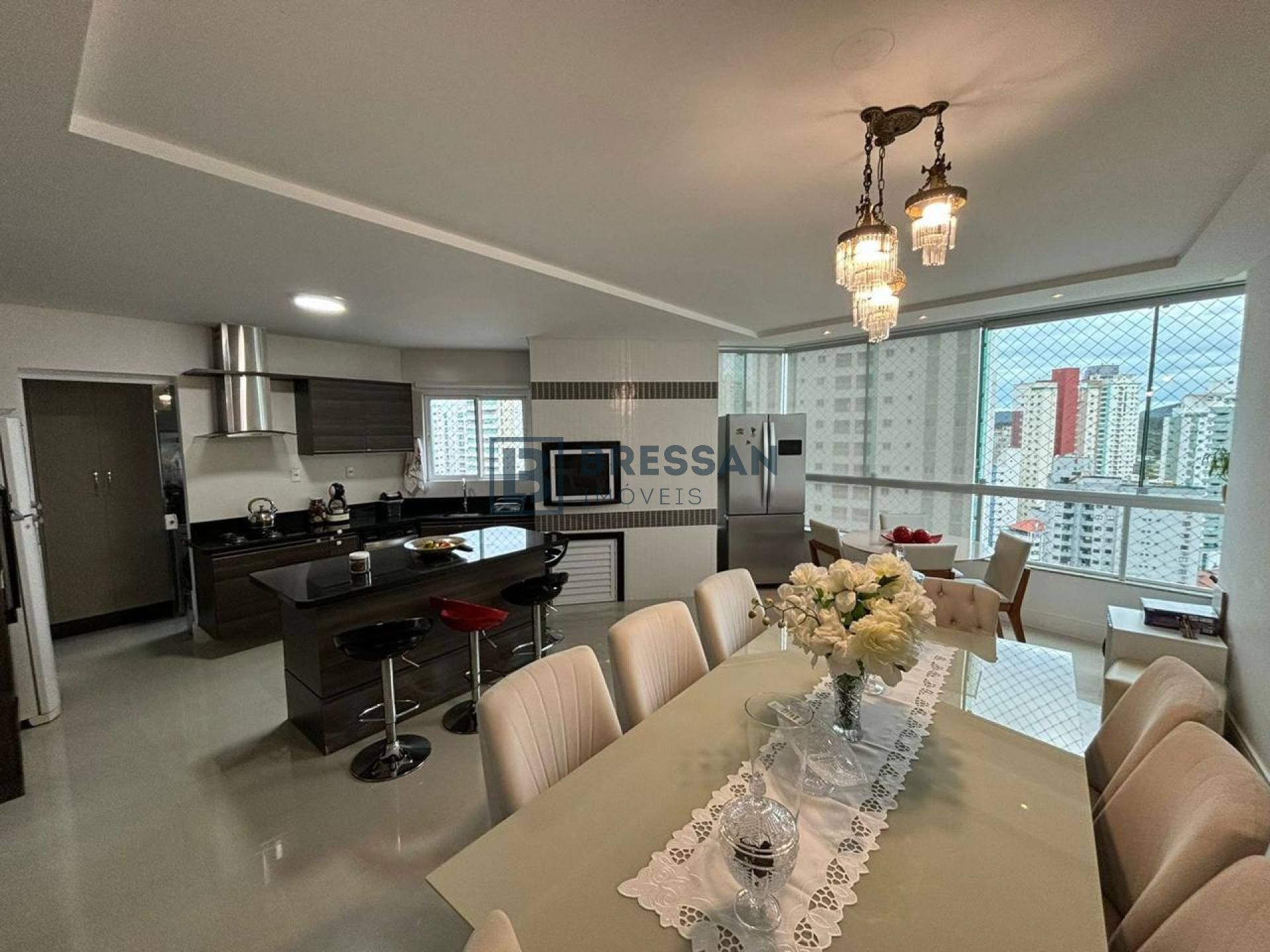 APARTAMENTO MOBILIADO EM BALNEÁRIO CAMBORIÚ