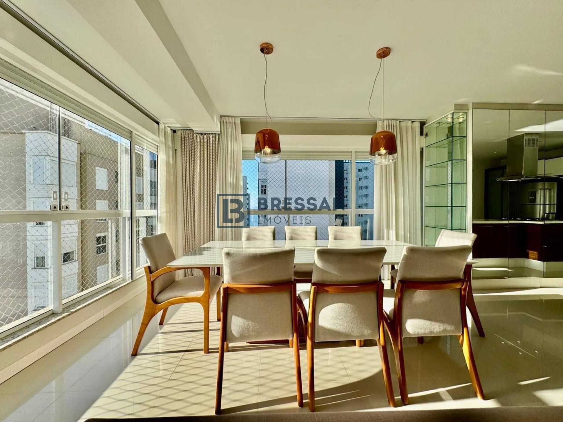 APARTAMENTO MOBILIADO EM BALNEÁRIO CAMBORIÚ