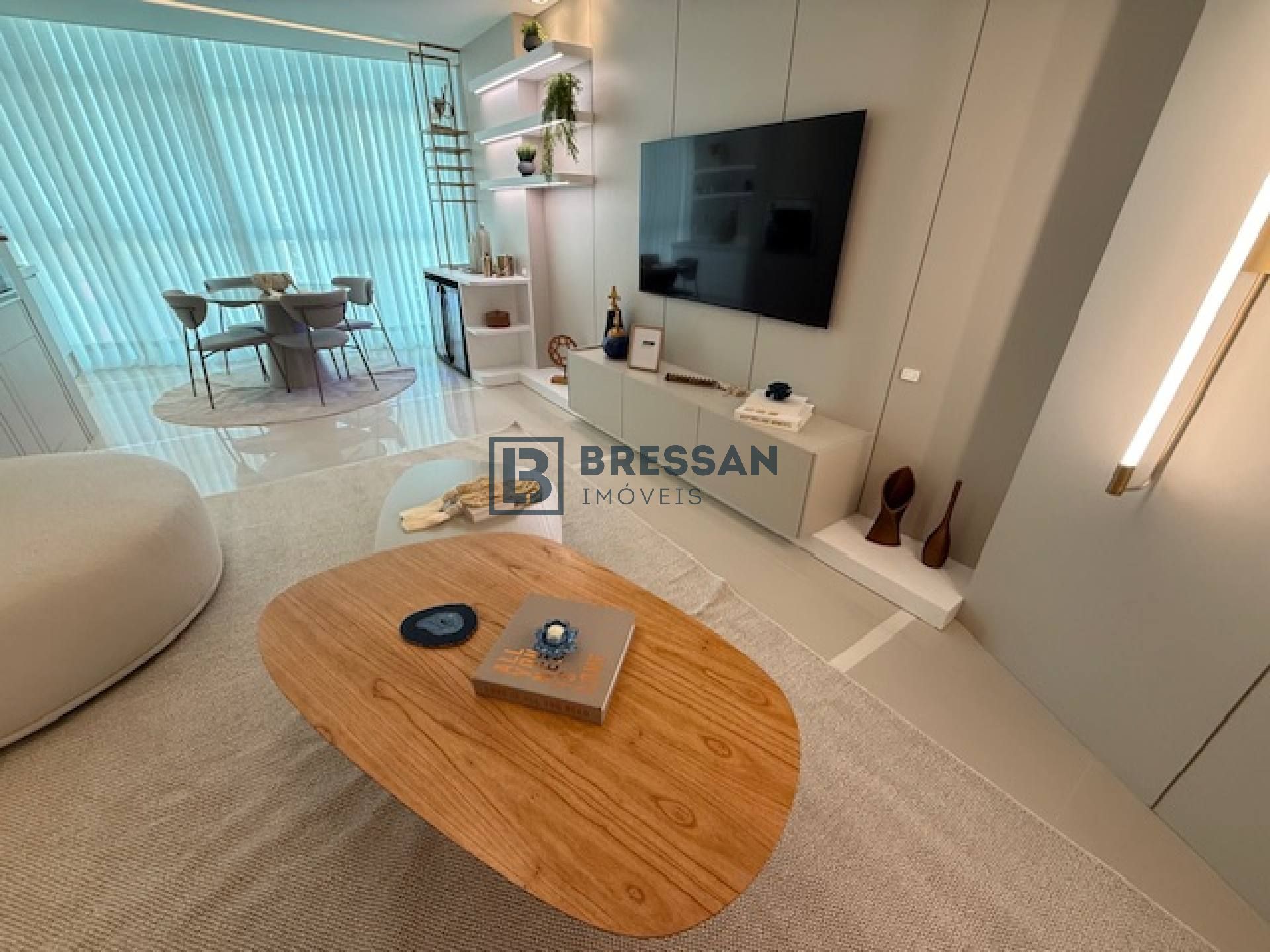 APARTAMENTO MOBILIADO EM BALNEÁRIO CAMBORIÚ